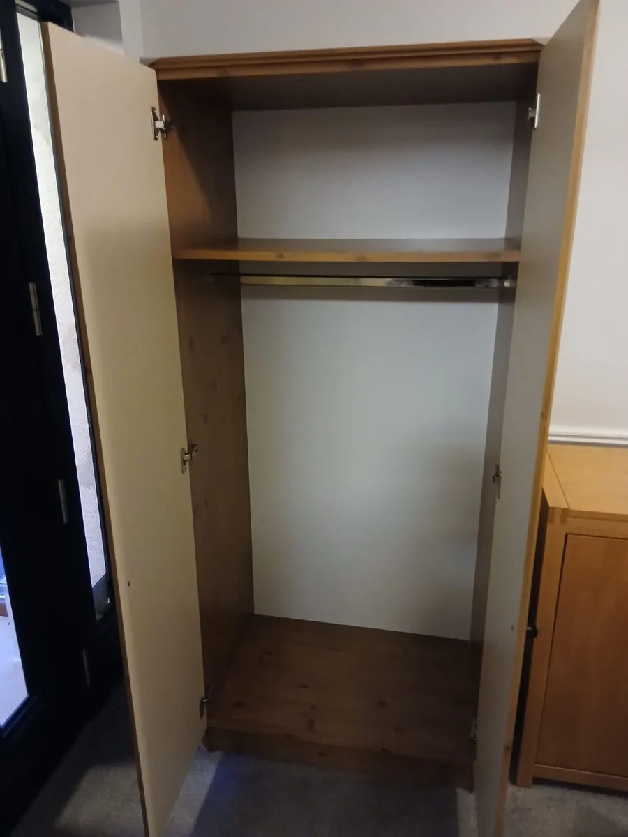 Wardrobe and Locker - Image 4