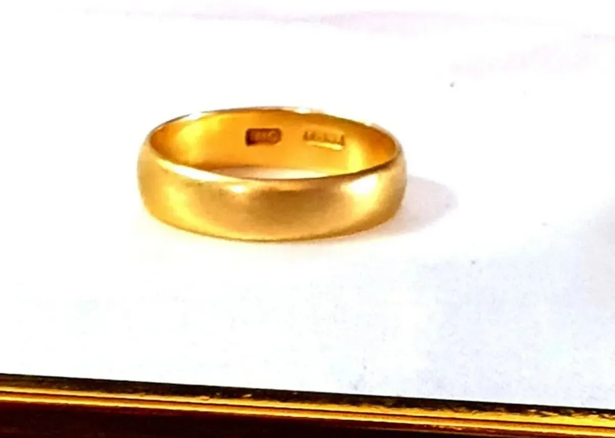 Vintage 18ct Gold Wedding Ring - Image 3