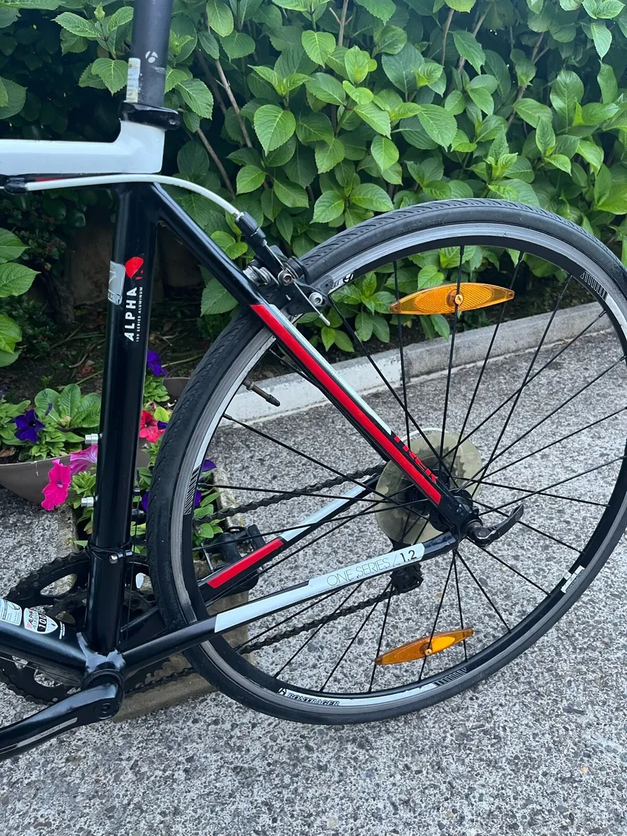 Trek 1.2 Alpha Road bike. - Image 4