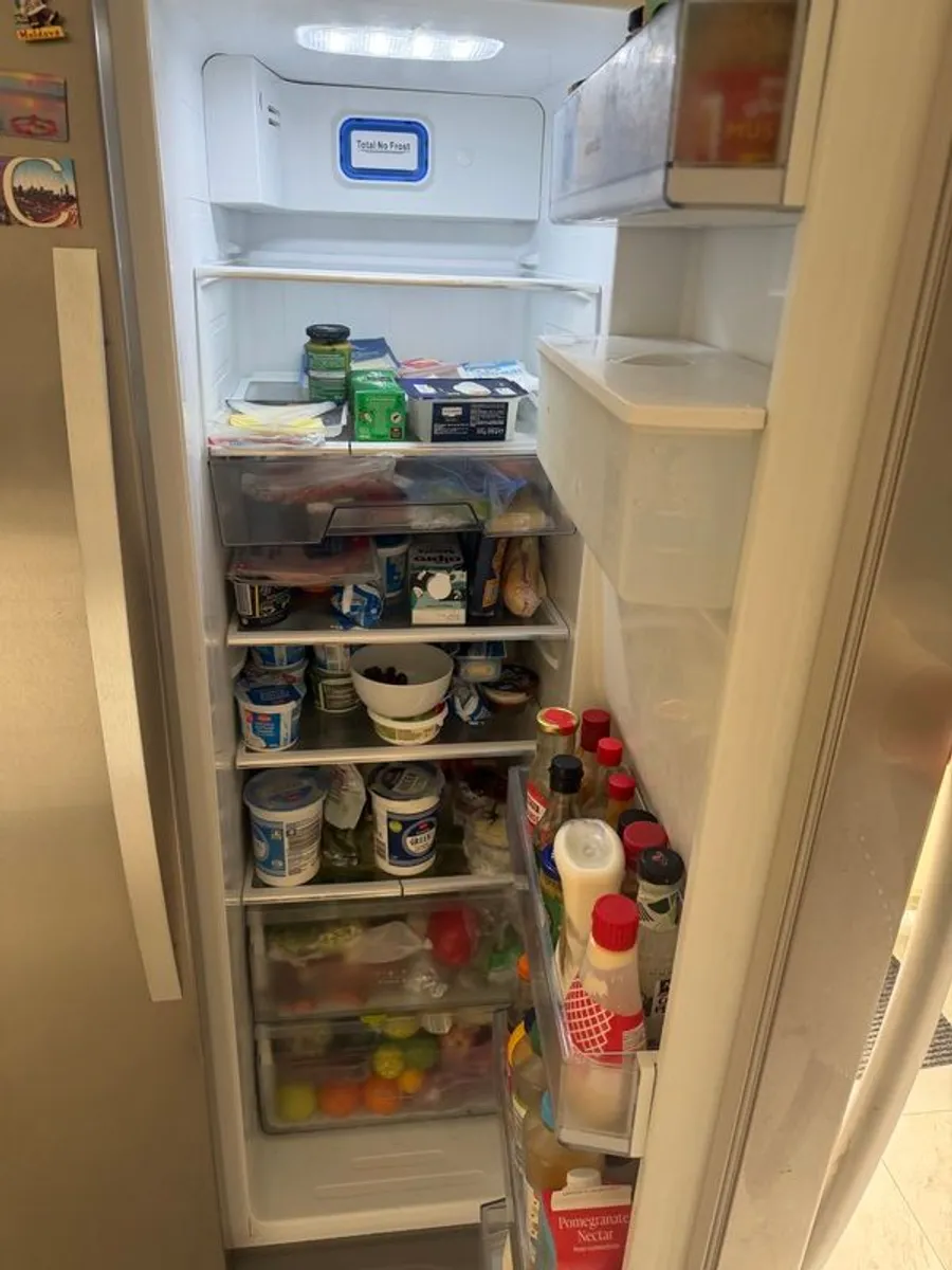 American style fridge freezer for sale - Image 2