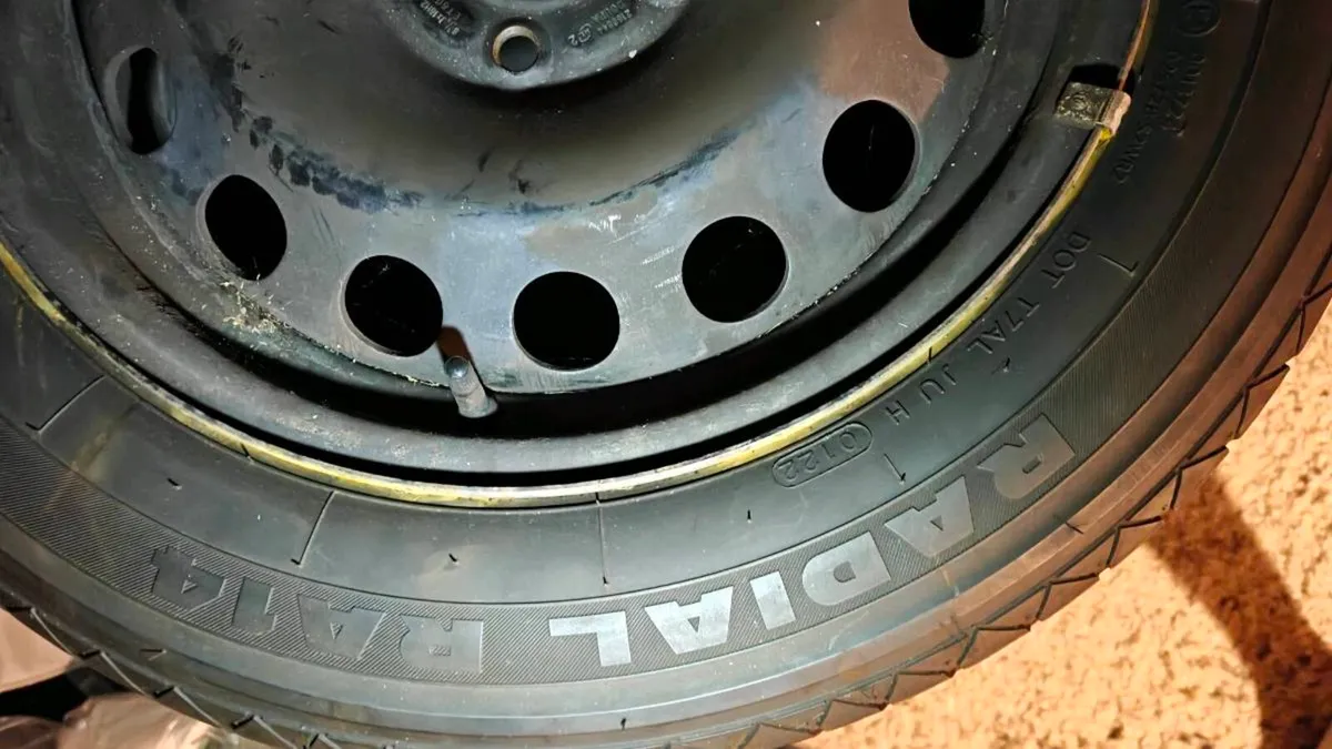 4 Hankook Radial RA14 Tyres + Ford Steel Wheels - Image 4
