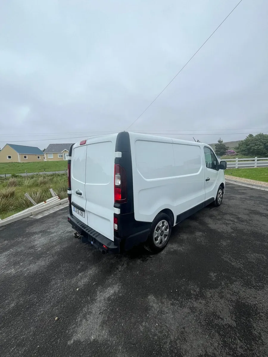 2023 renault traffic swb - Image 4