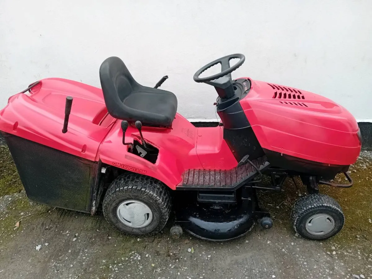 Castlegarden ride on lawnmower - Image 1