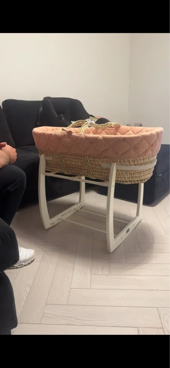 Baby Moses basket / bassinet Mamas & Papas - Image 1