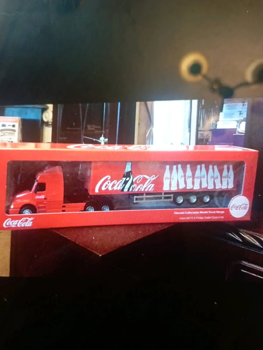 COCA-COLA VOLVO NH 12 DIE - CAST COLLECTIBLE TRUCK - Image 2