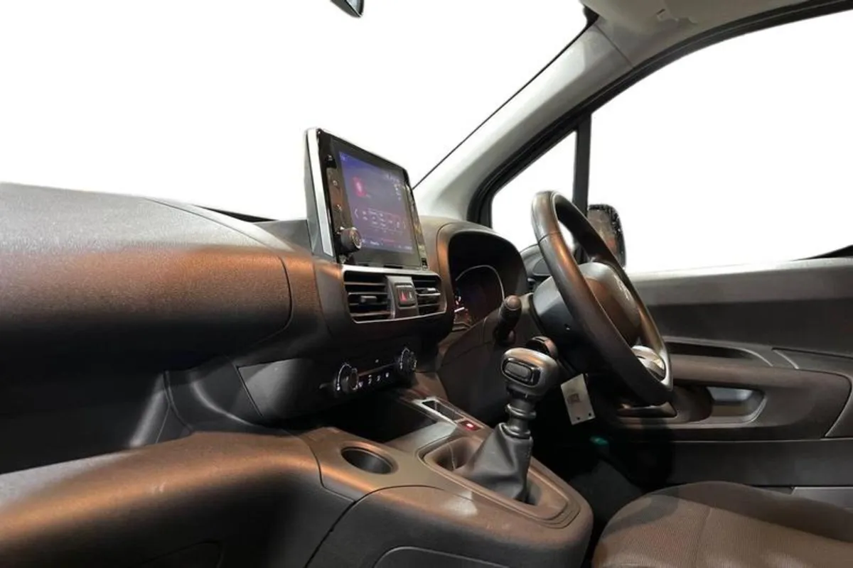 Citroen Berlingo DRIVER - Image 3