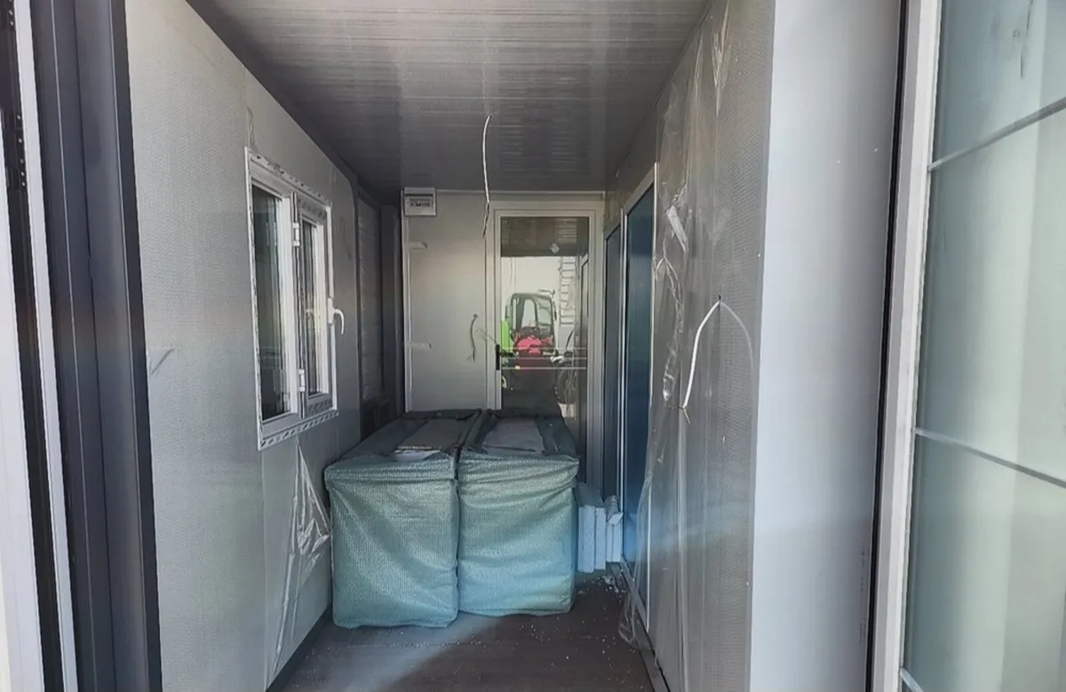 20ft Expandable Home/office imc delivery - Image 3