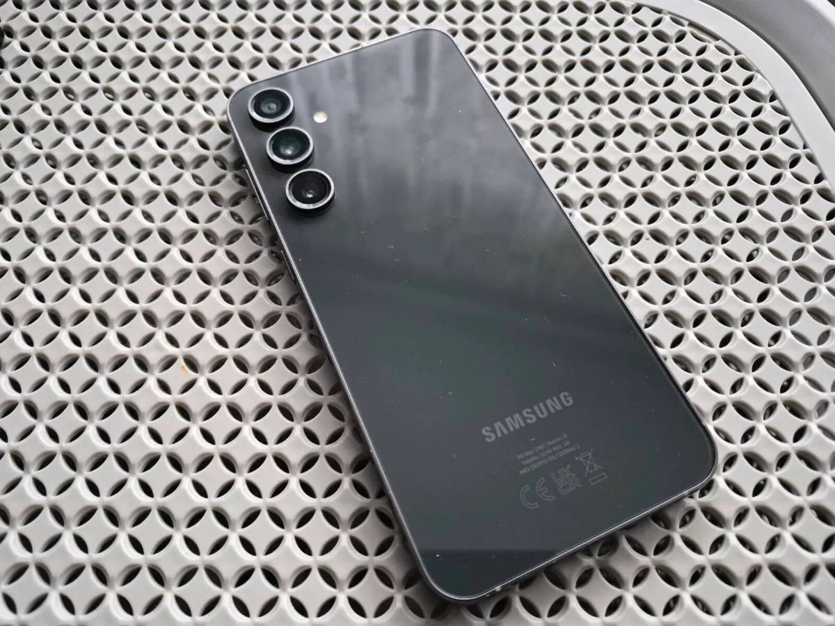 Samsung S23 FE - Image 2