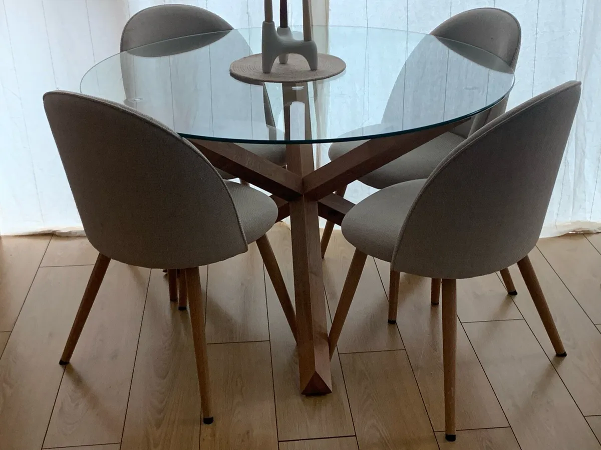 table and chairs