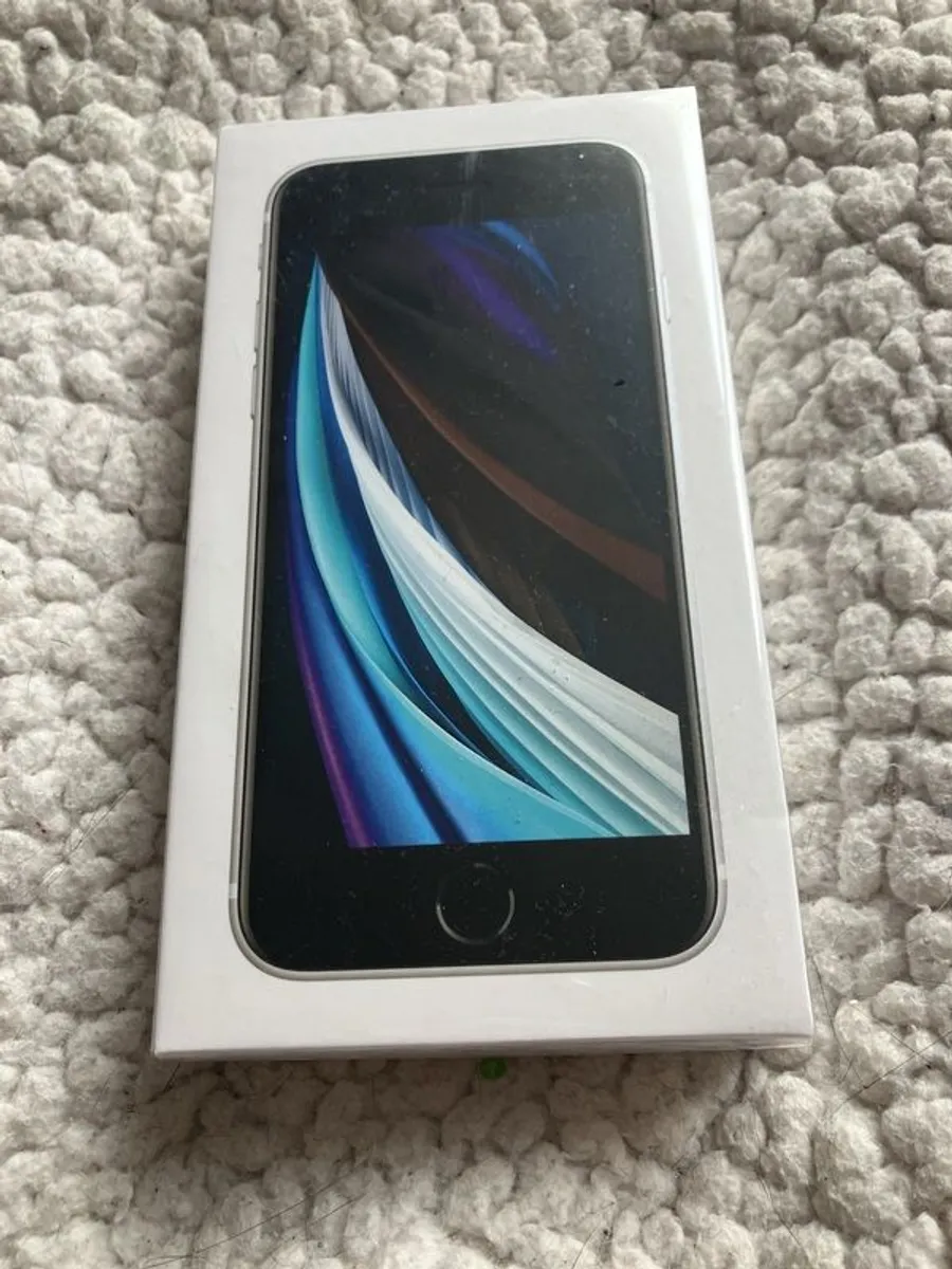 White iPhone SE2 - Image 1