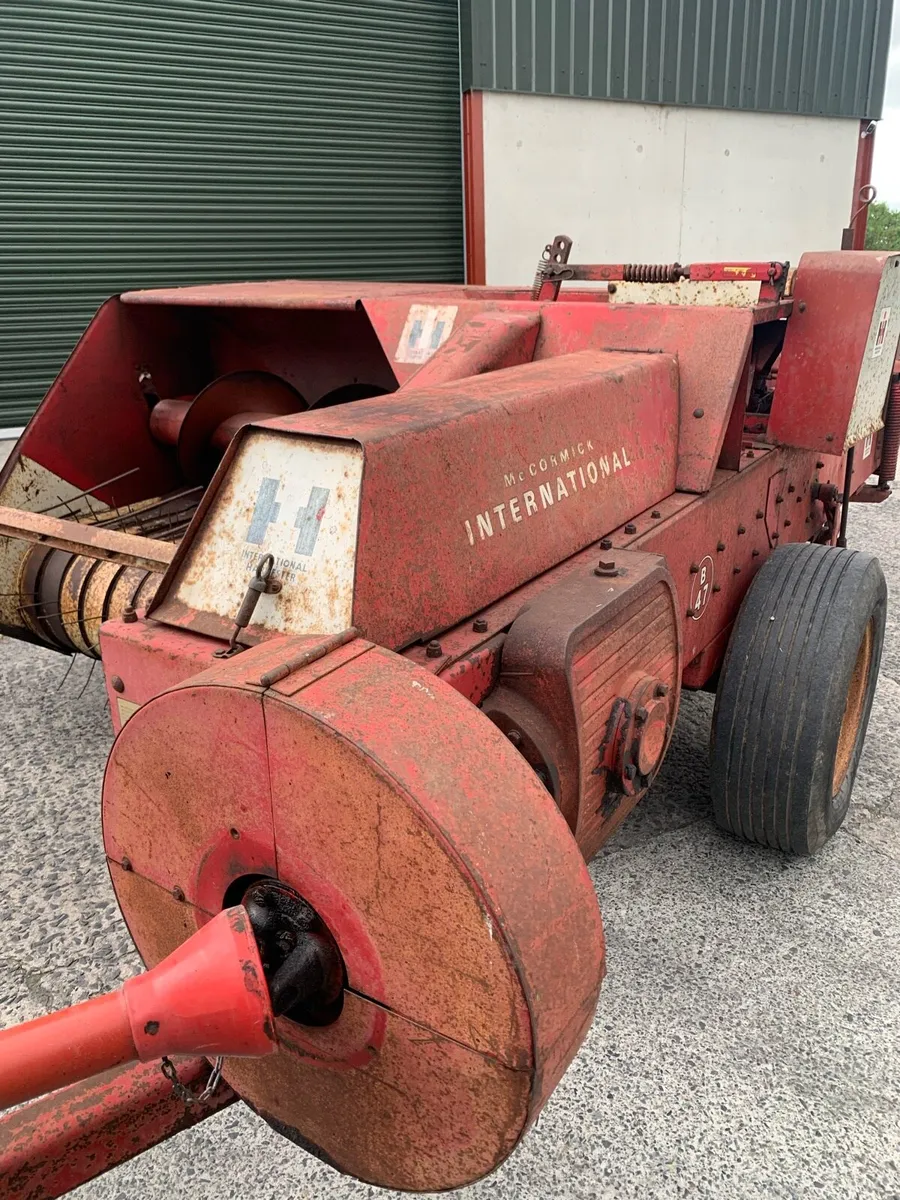 B47 International baler - Image 1