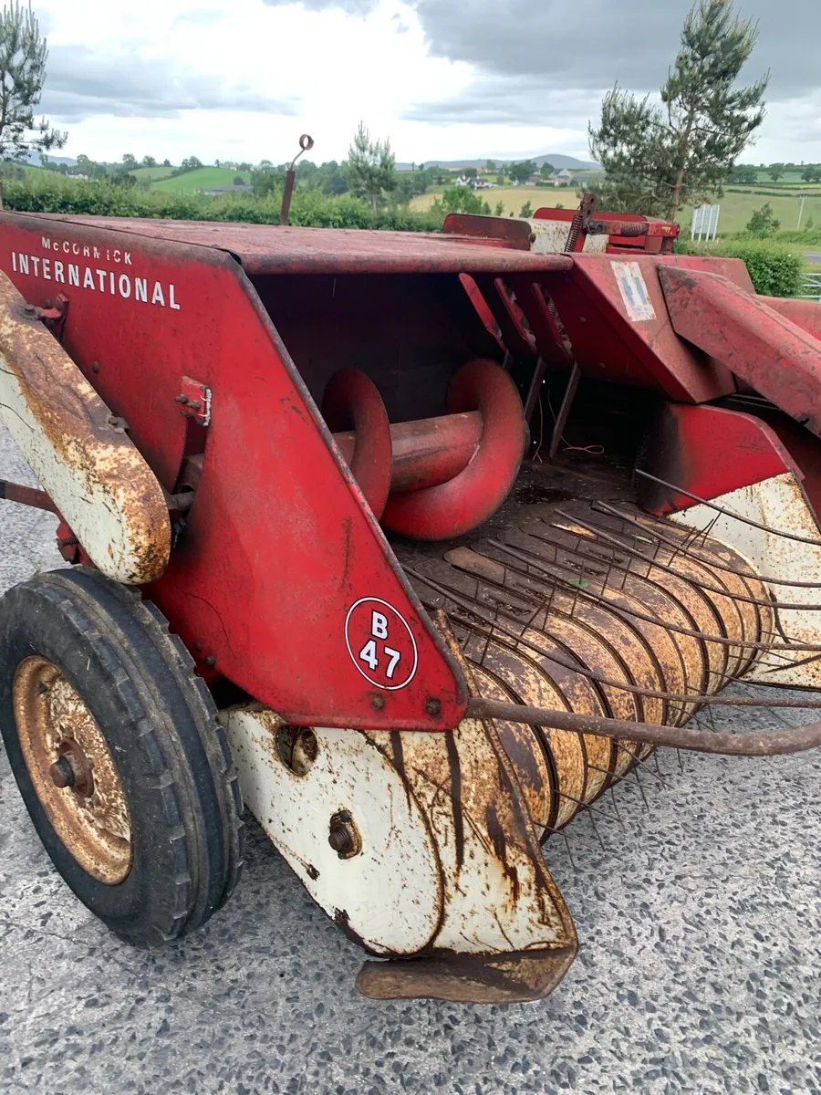 B47 International baler - Image 2
