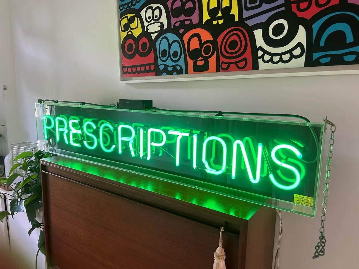 Vintage original prescription neon light - Image 1