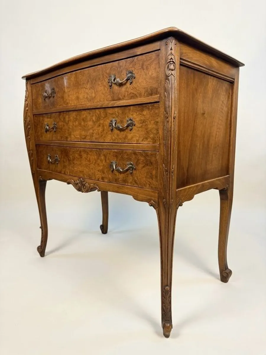 Elegant Early 20th Century French Commode - Image 1
