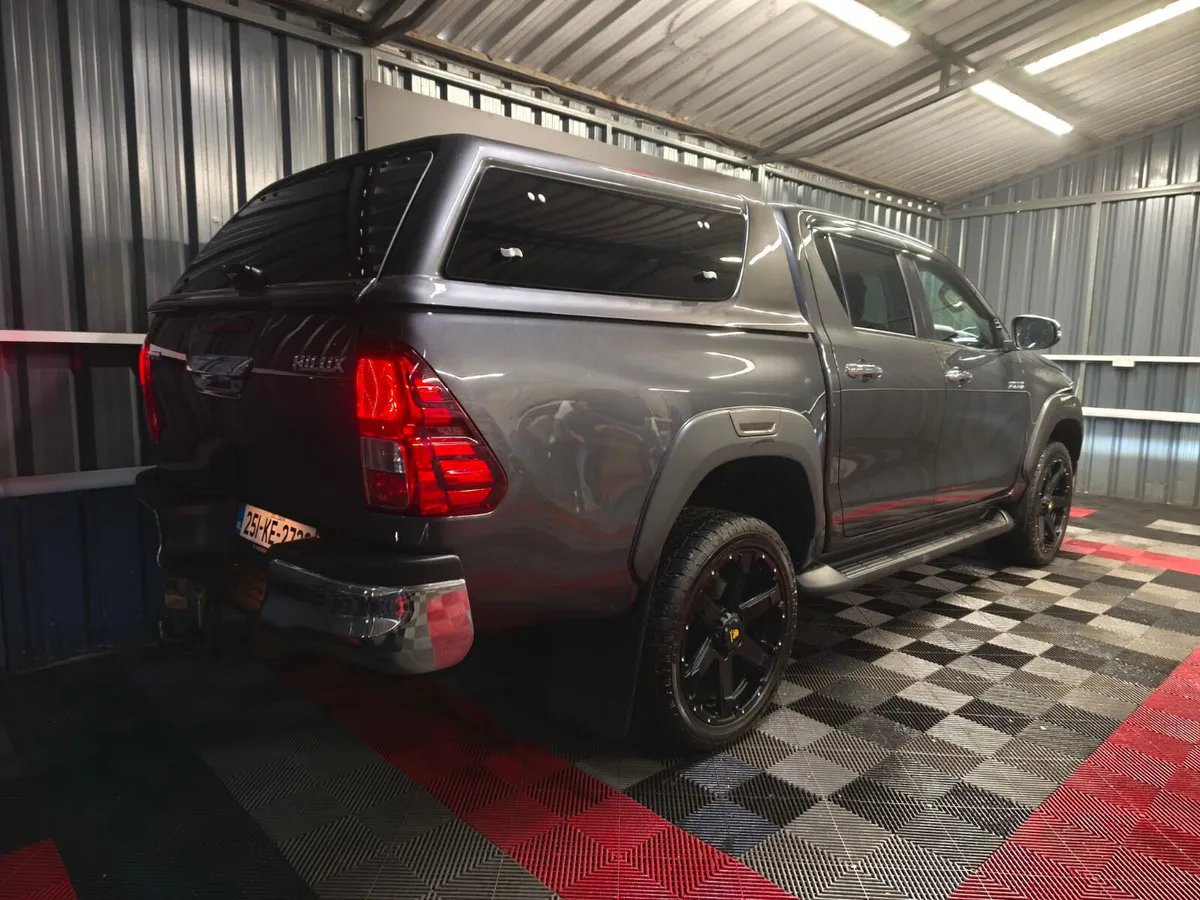2025 Toyota Hilux 5 Seat N1 Manual - Image 3