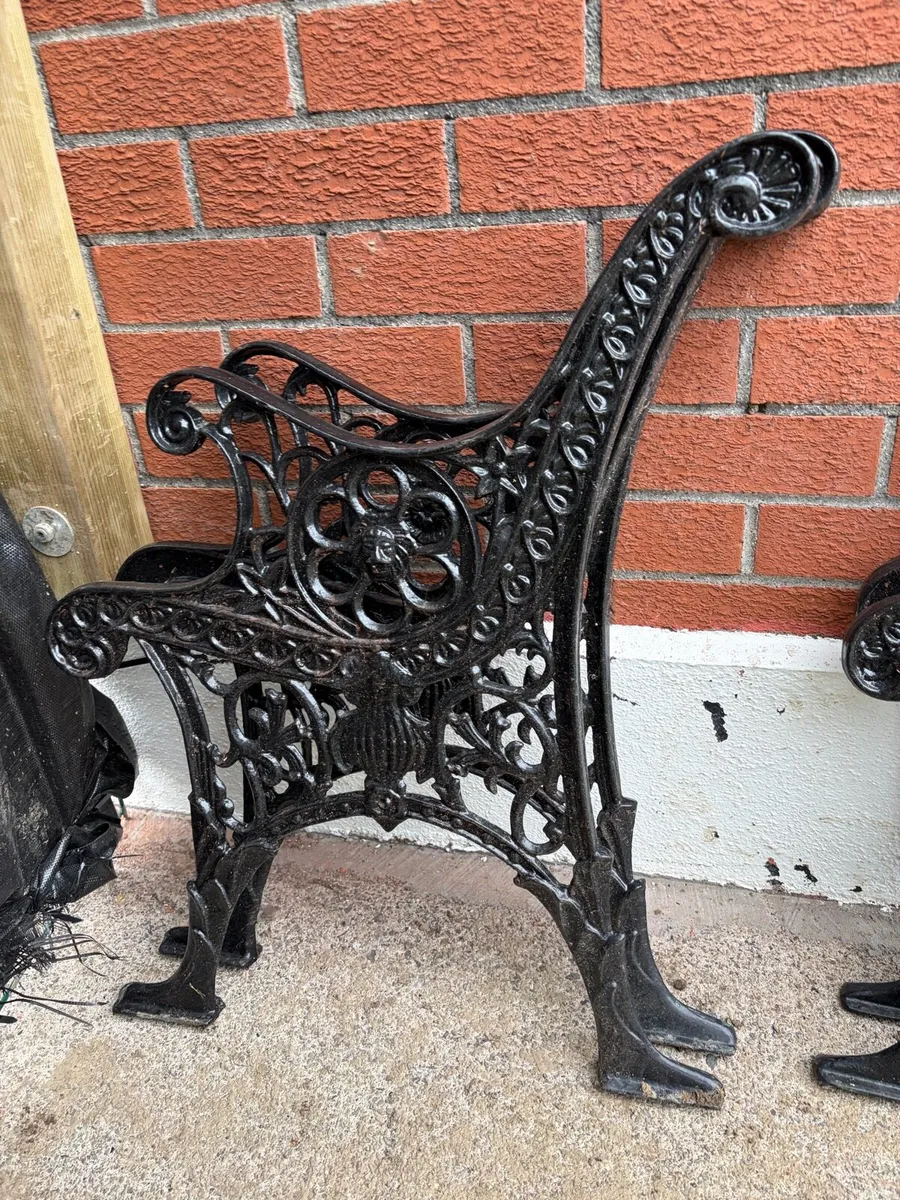 3 x matching heavy cast iron bench ends - Image 4