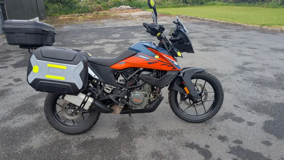KTM 390 2023 - Image 1