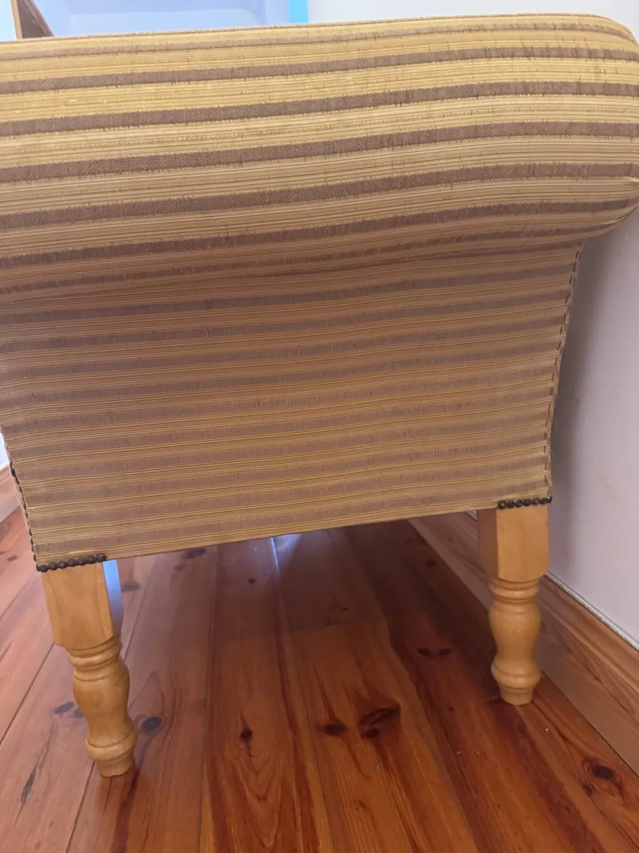 Chaise longue. Leather sofa. Butchers block. - Image 3