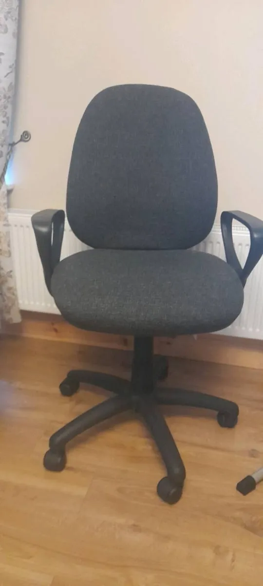 Office chair never used - Image 1