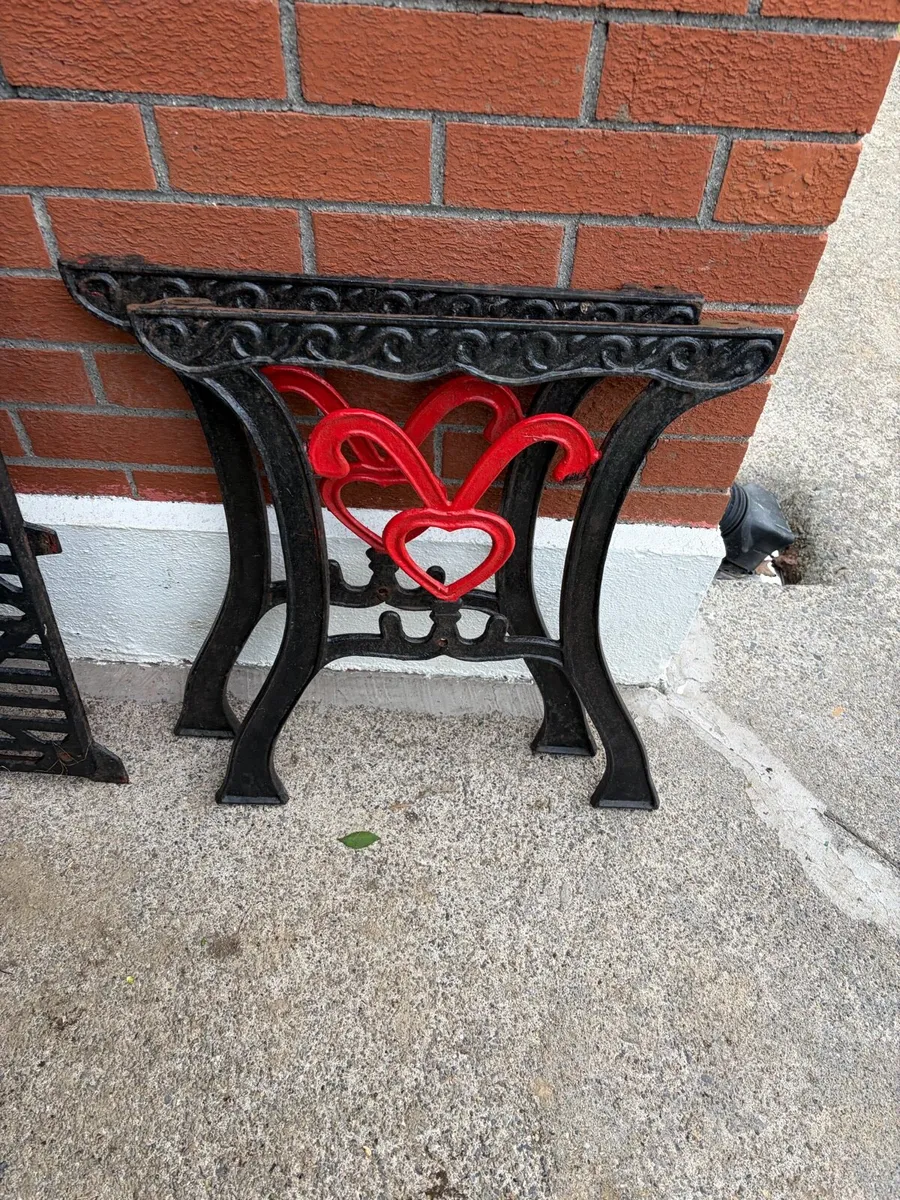 heavy cast iron garden table - Image 3