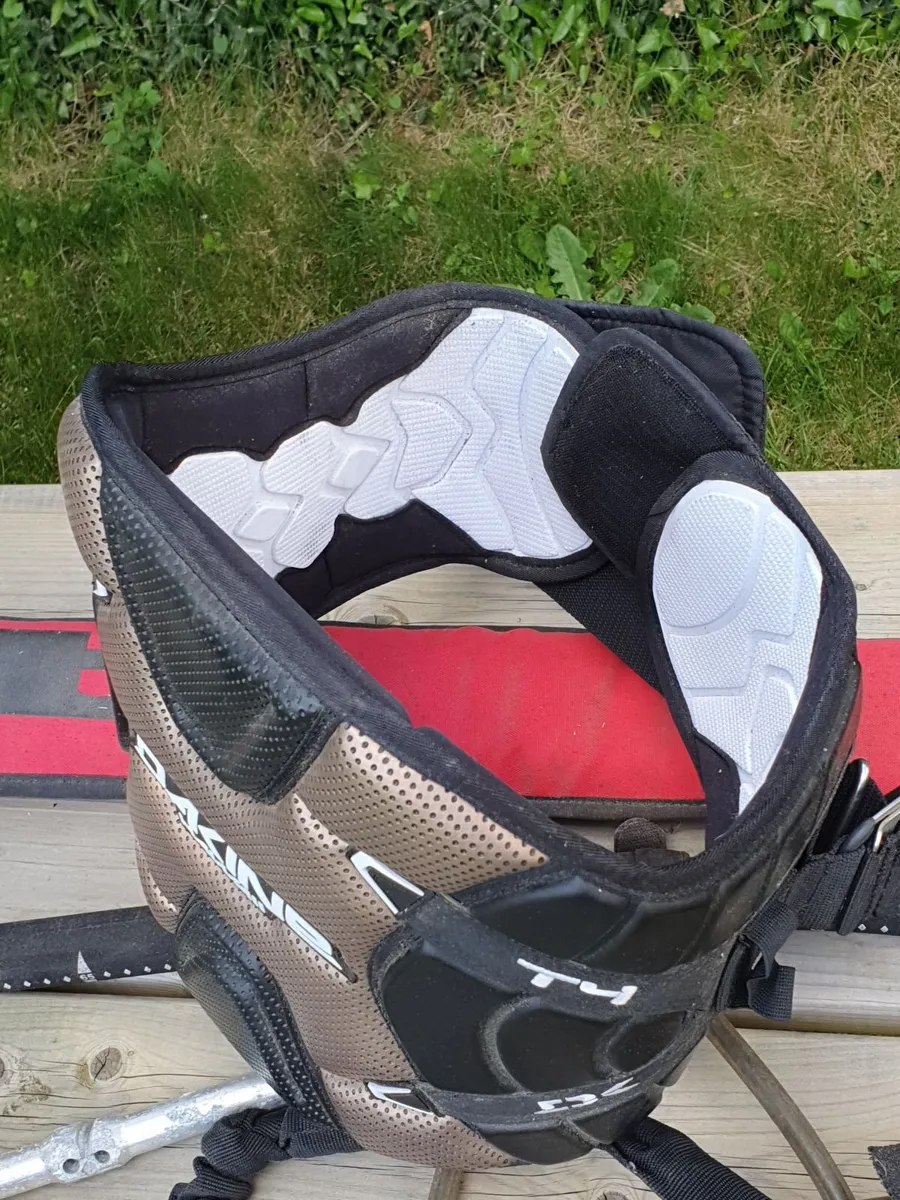 Dakine windsurf harness (size large) - Image 2
