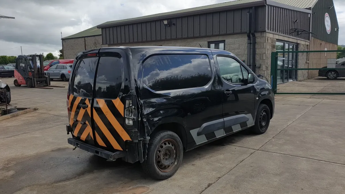 *For parts* Opel Combo 1.5 dsl 5 speed (2019) - Image 2
