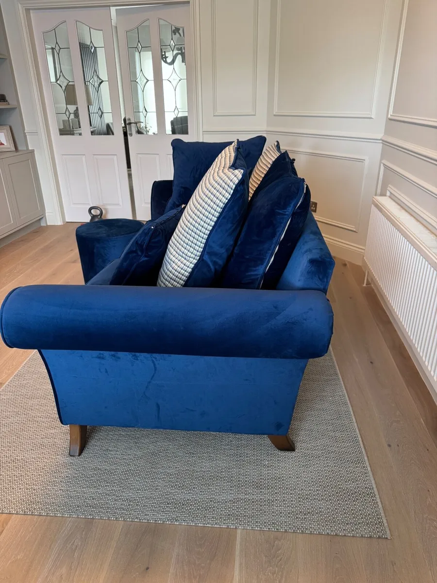 Couch - Image 2