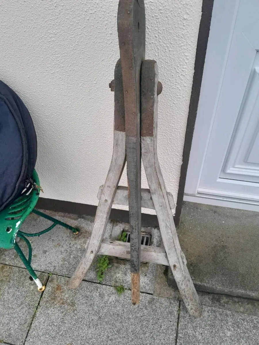 Antique wooden carrage wheel jack - Image 3