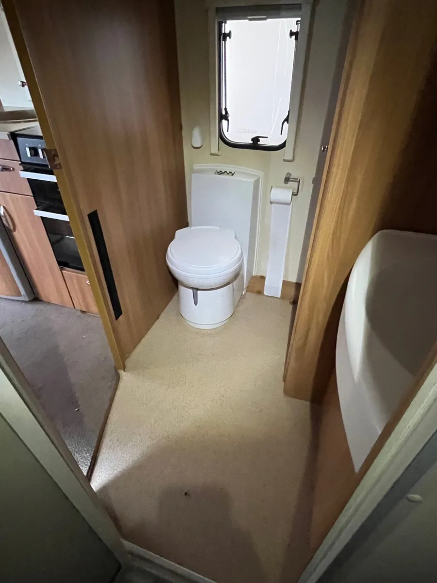 Swift Sprite Alpine 2 Caravan - Image 4