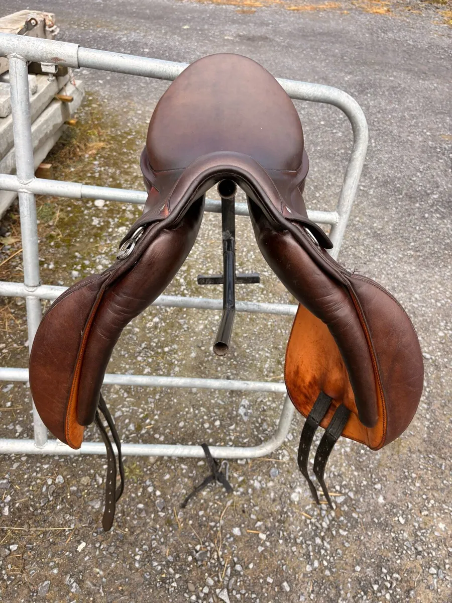 Röösli dressage saddle, 17“ M - Image 3