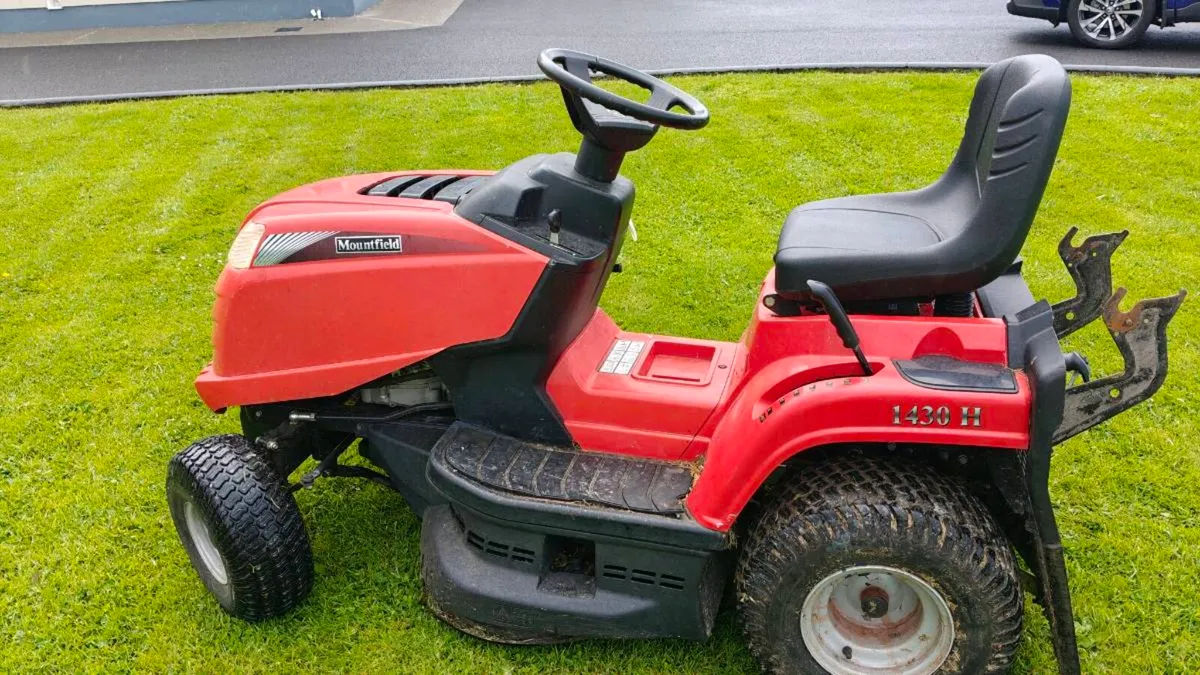 Ride on lawnmower - Image 2