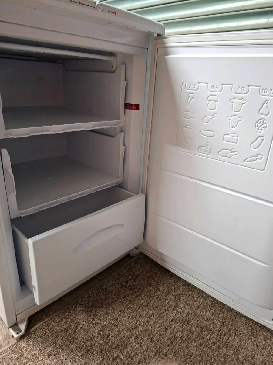 Freezer - Under counter - Image 1