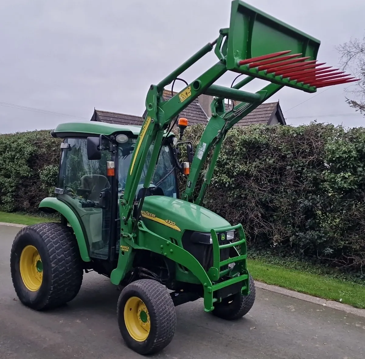 John Deere 50hp Compact Tractor with Loader - Image 2