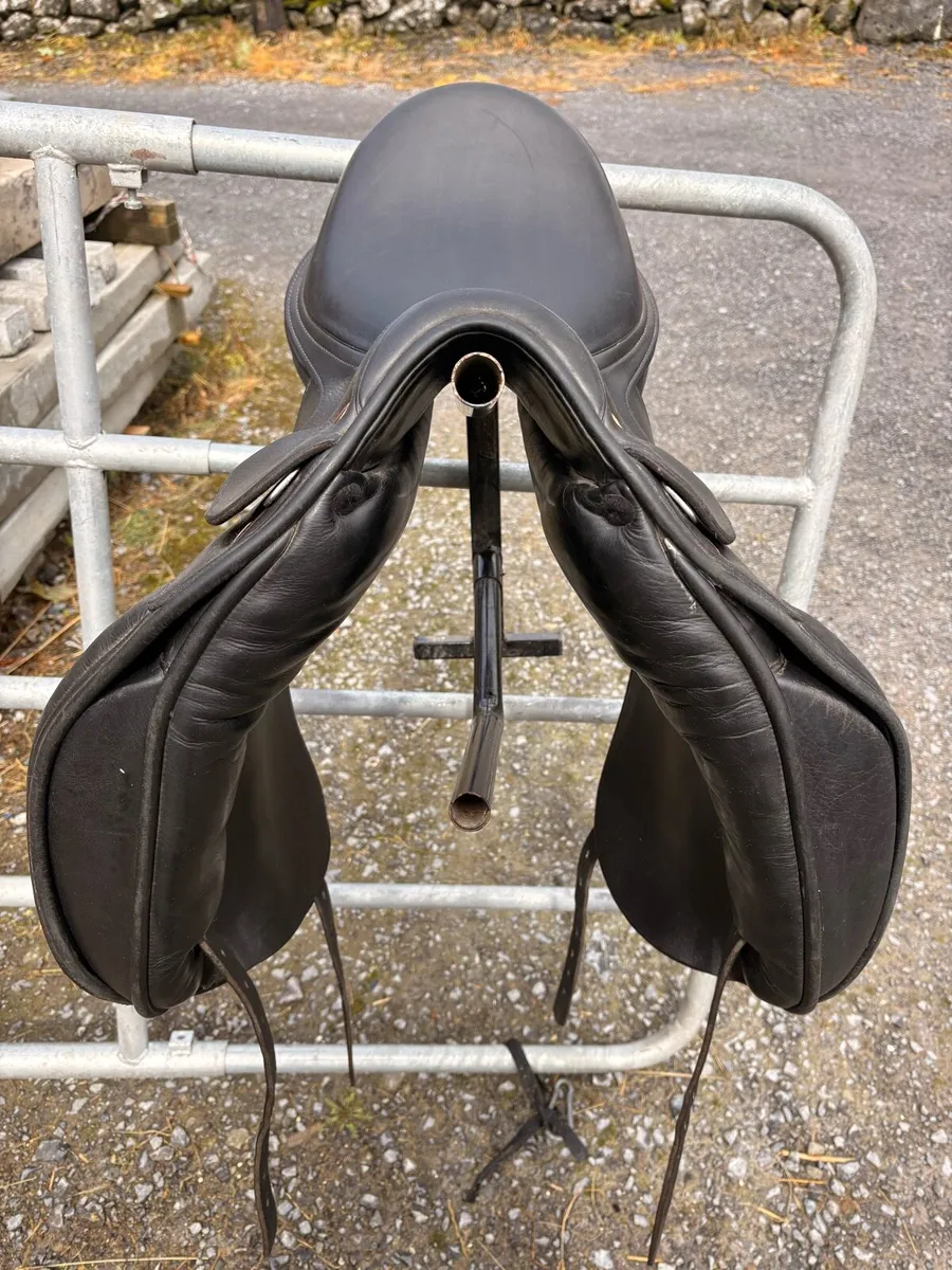 Prestige Dressage Saddle, 17“ - Image 3