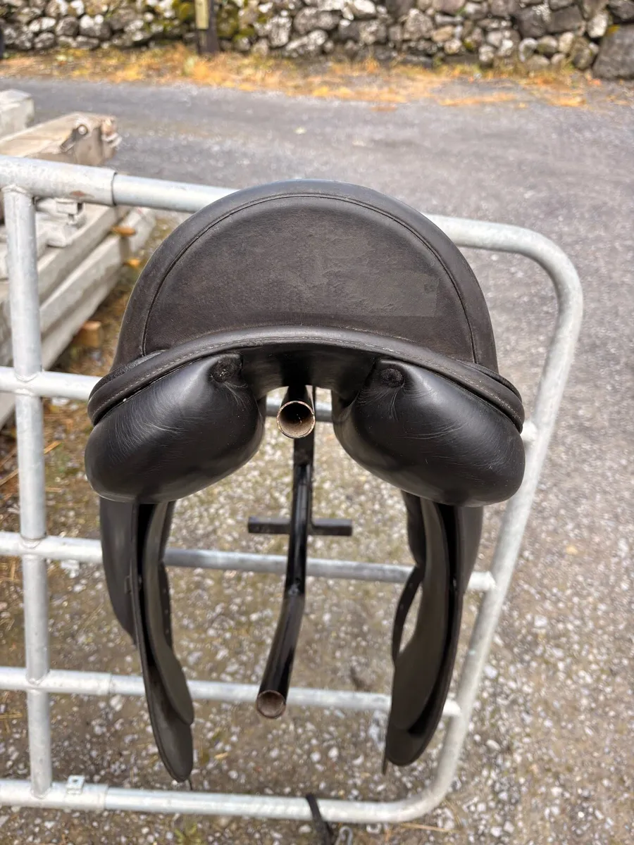 Prestige Dressage Saddle, 17“ - Image 4