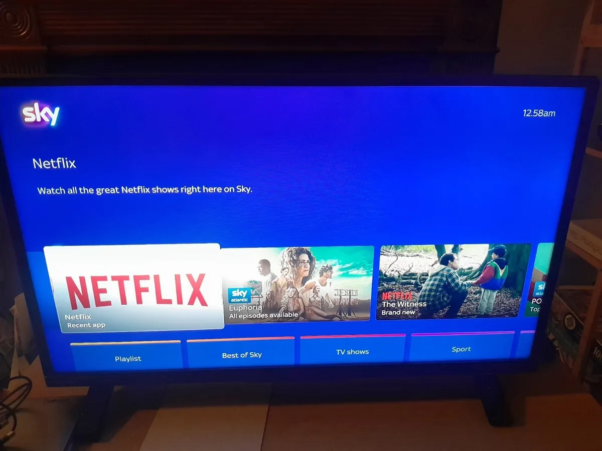 Toshiba Smart TV 32" as new, working,