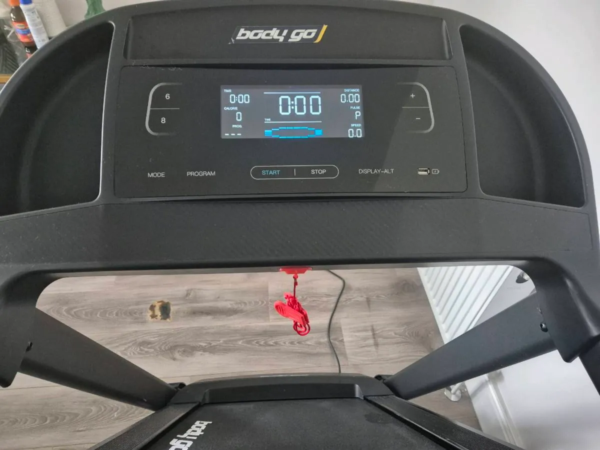 Treadmill ( Motorised + Foldable) - Image 1