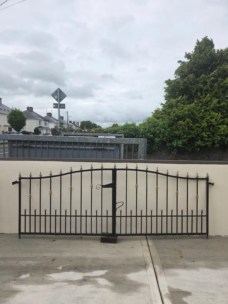 1 pair galvanised gates - Image 1
