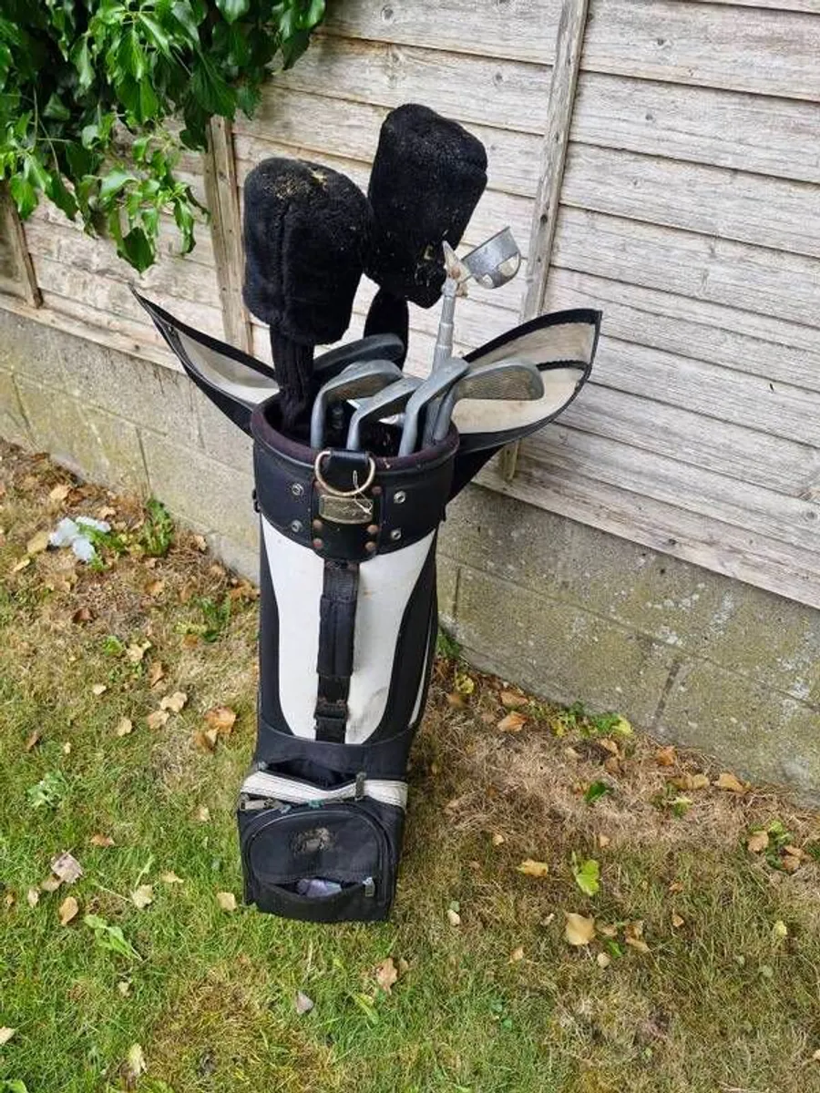 Golf clubs with trolley and size 9 golf shoes - Image 1