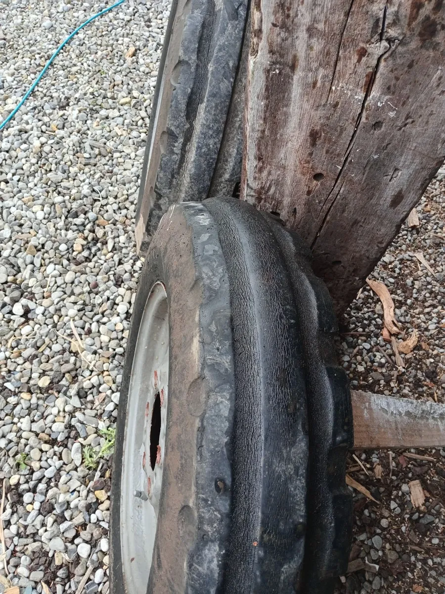 Tractor parts wheels - Image 2