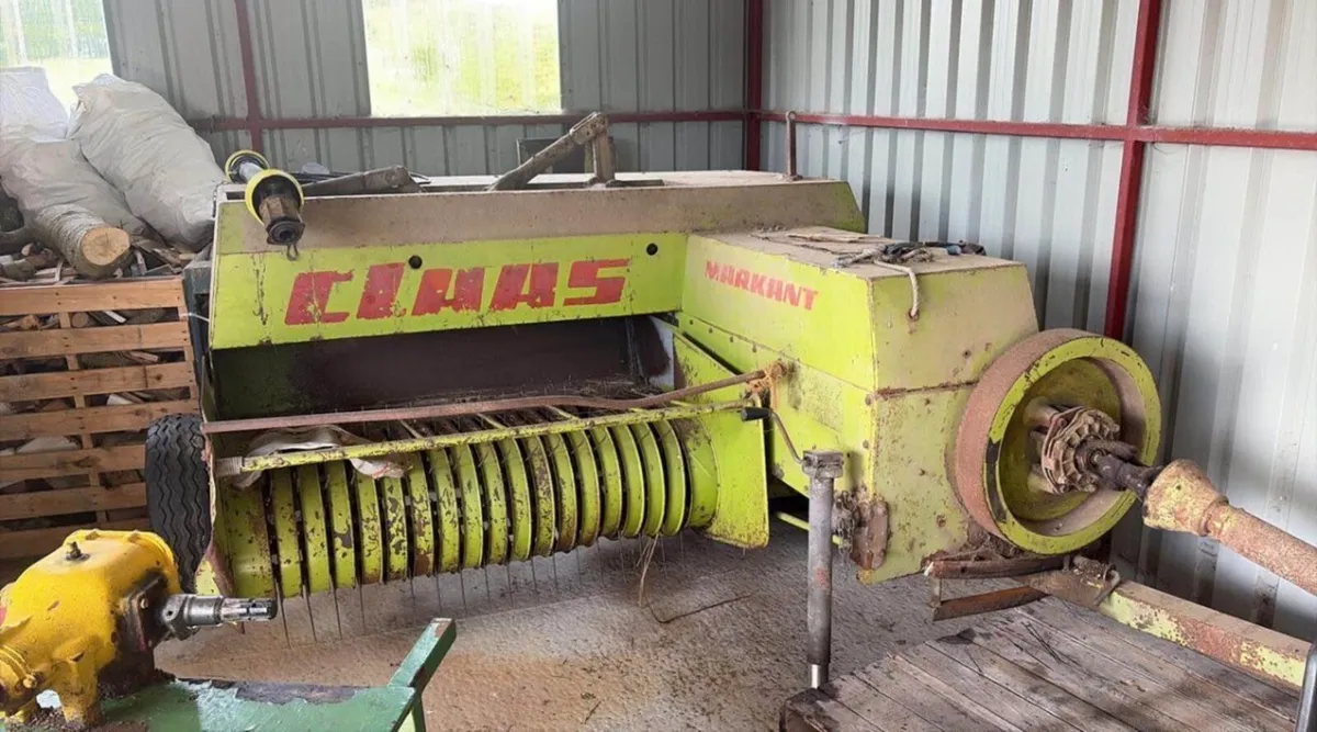 Claas square bailer - Image 1
