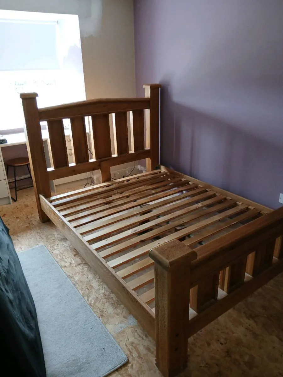 King size oak bed - Image 1