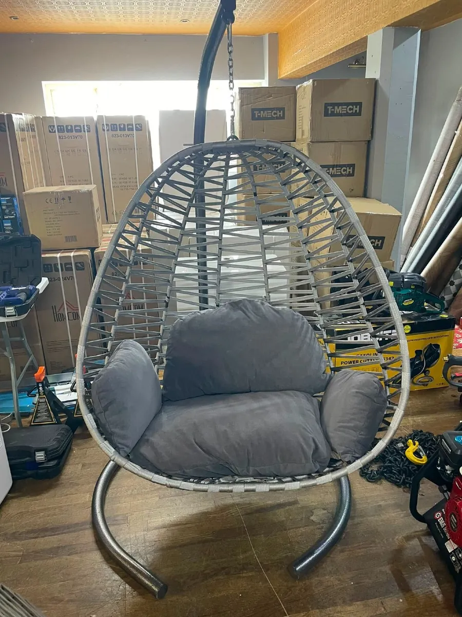 EGG CHAIRS - Image 2