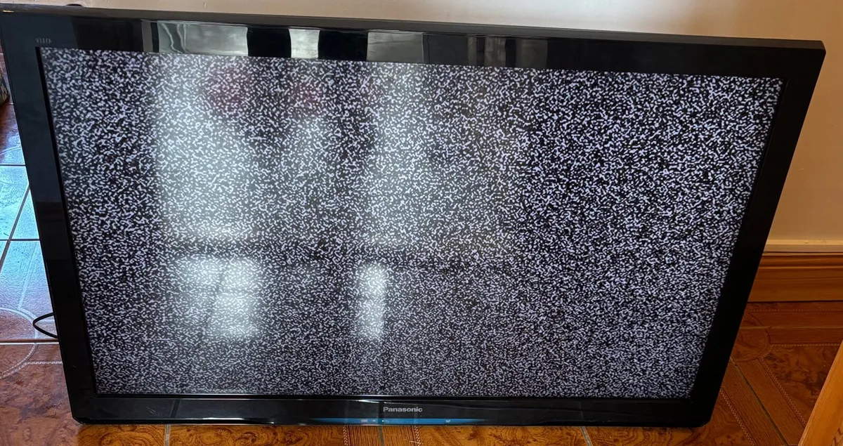 47inch Panasonic Viera Full HD (1 080p) LED LCD TV - Image 2