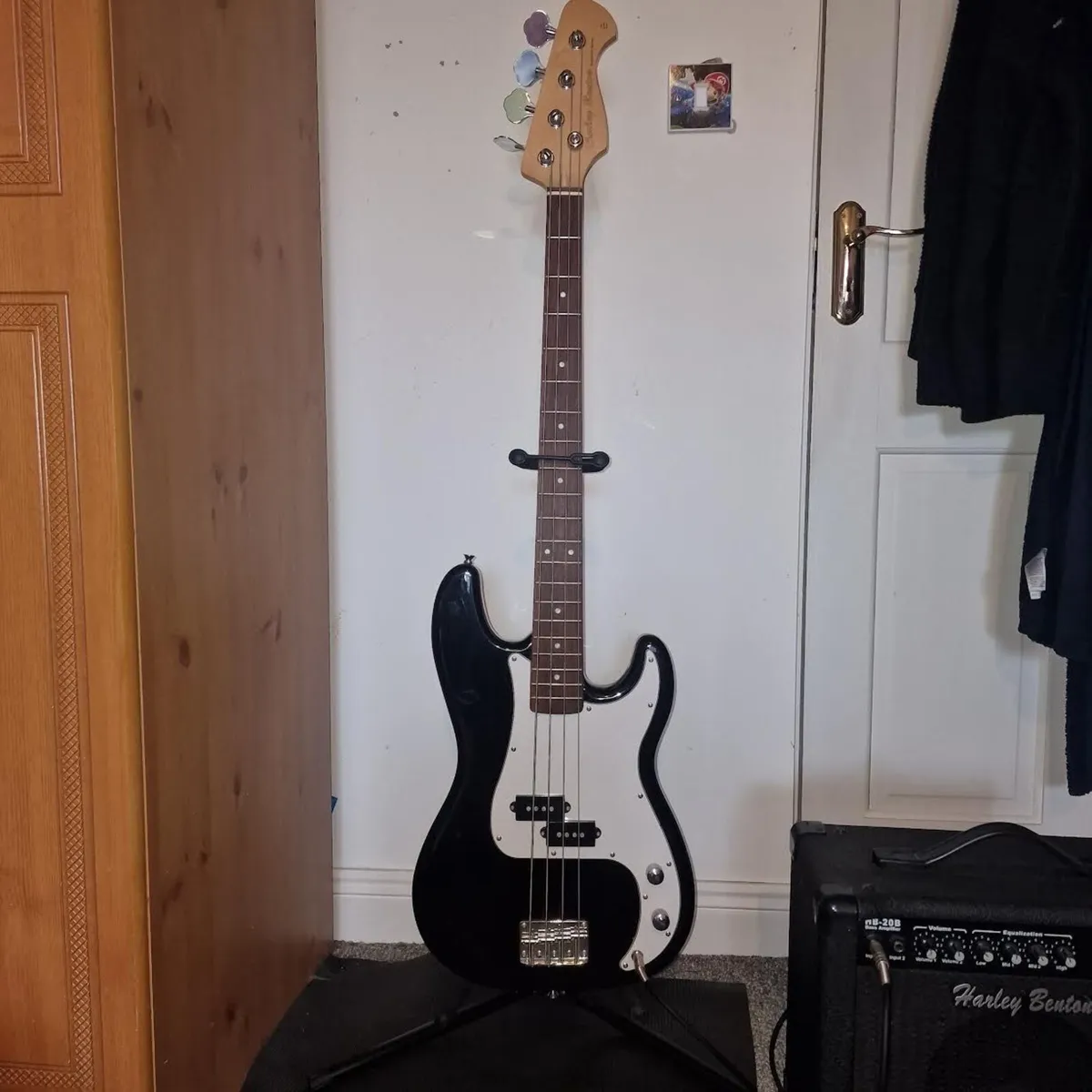 Harley Benton Electric Bass Guitar and Amp - Image 2