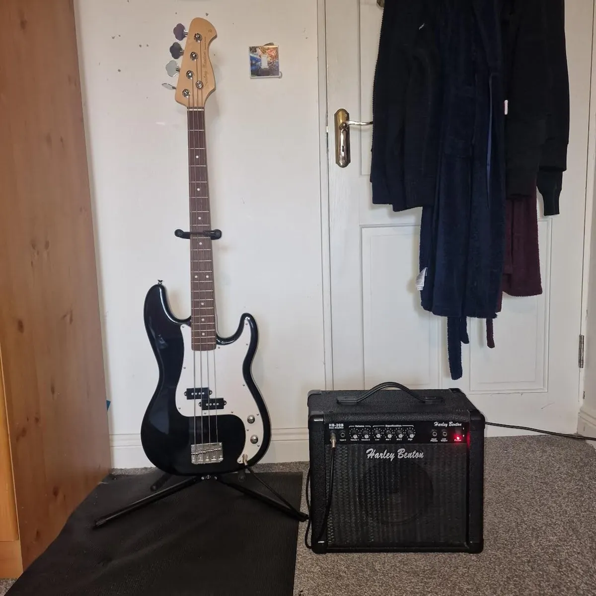 Harley Benton Electric Bass Guitar and Amp - Image 3