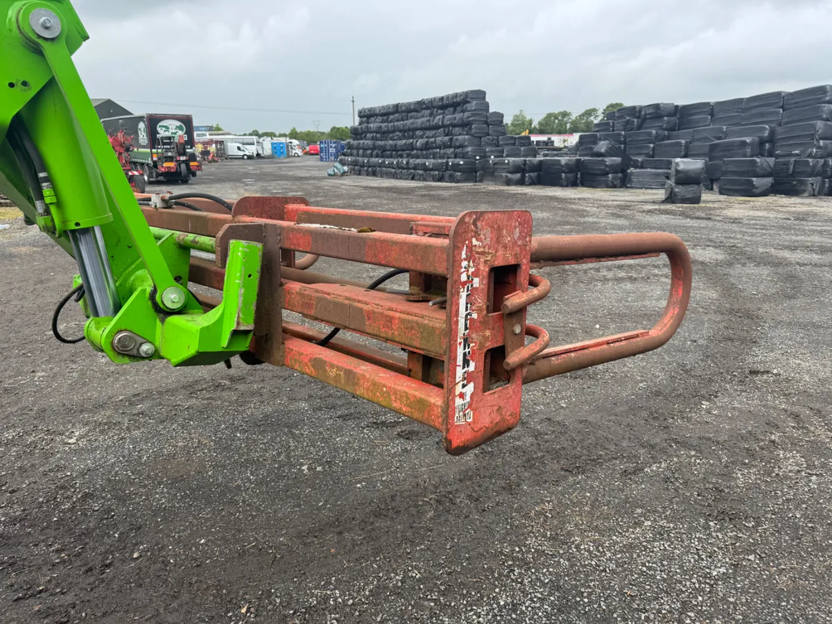 Bale grab - Image 1