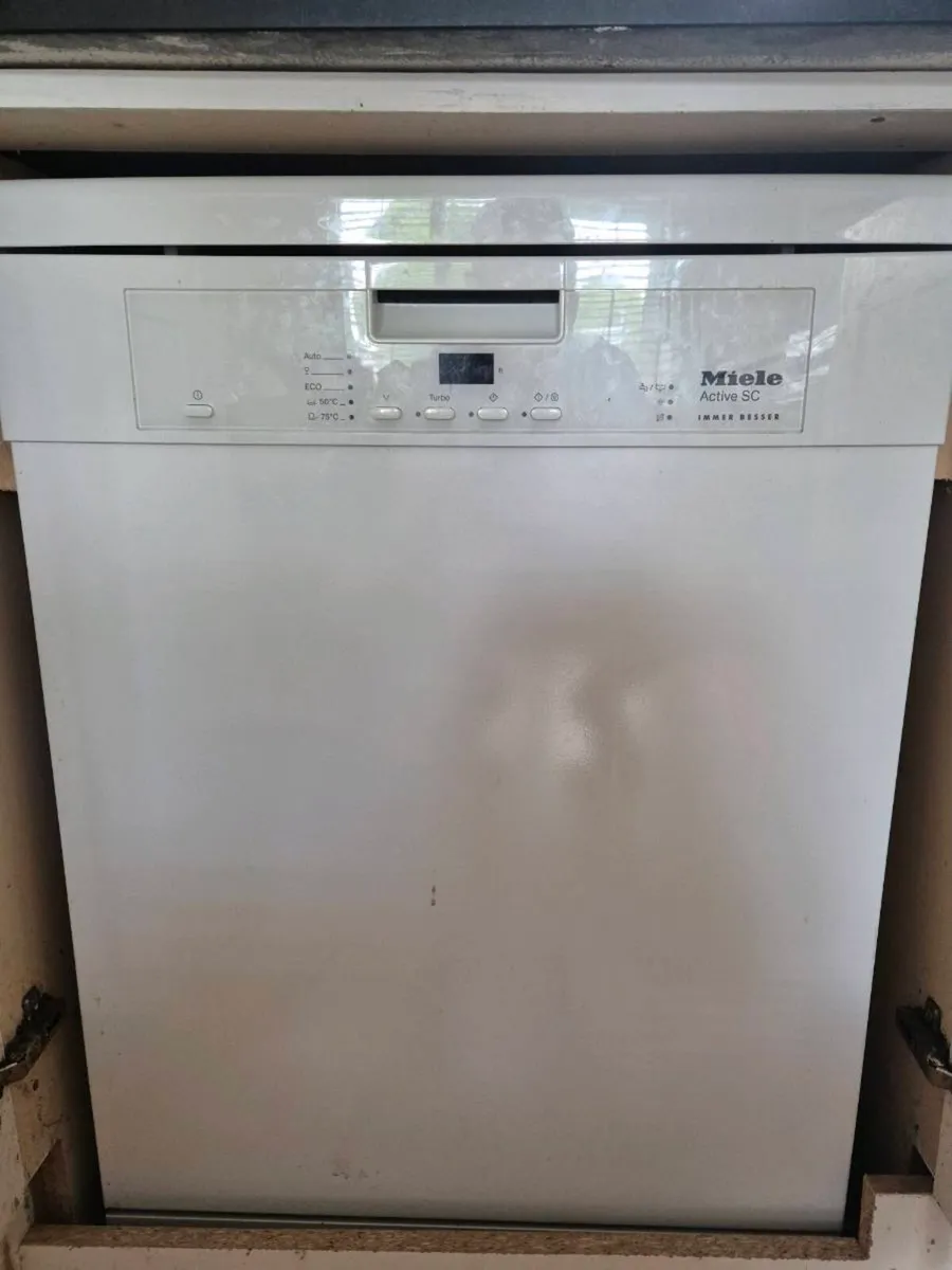 Miele G 4203 SC Dishwasher – Excellent Condition - Image 2