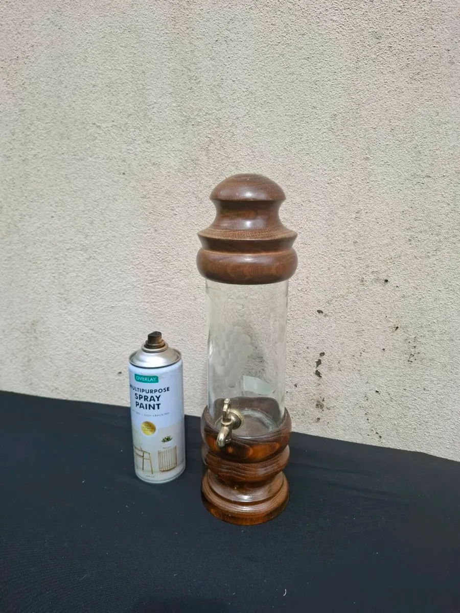Glass fountain carafe possible to post - Image 1