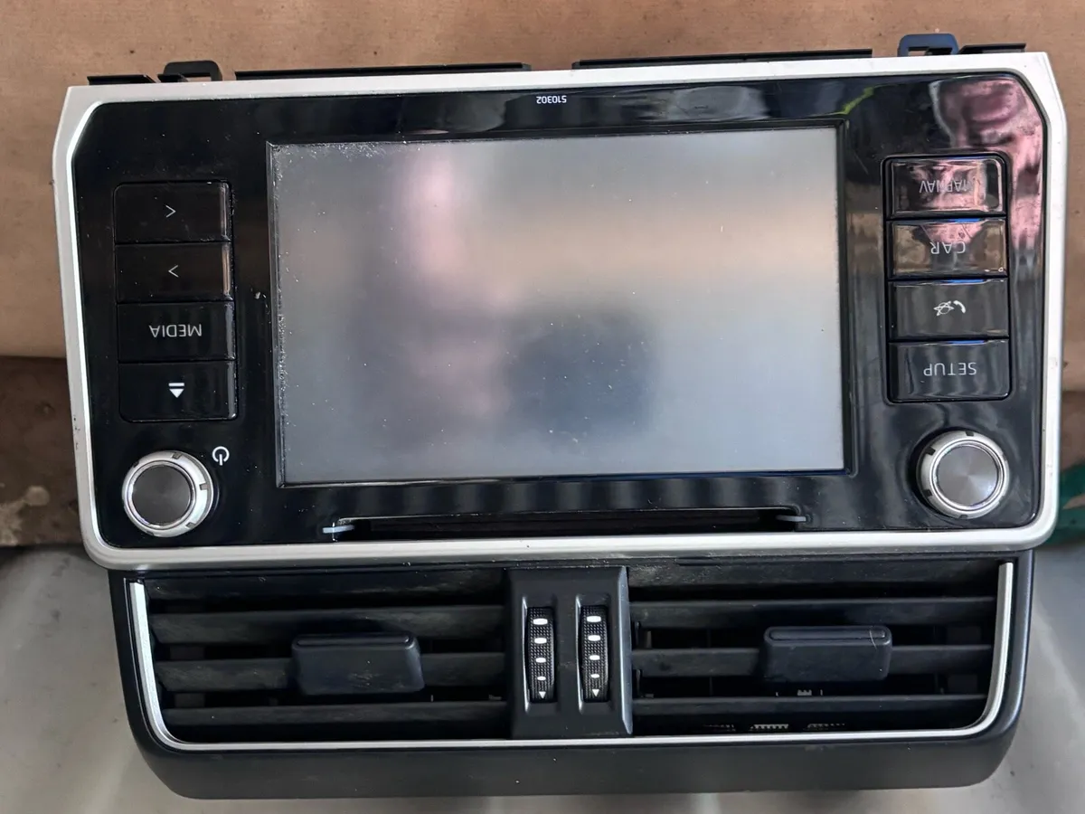 Toyota Landcruiser Radio Stereo Units - Image 3